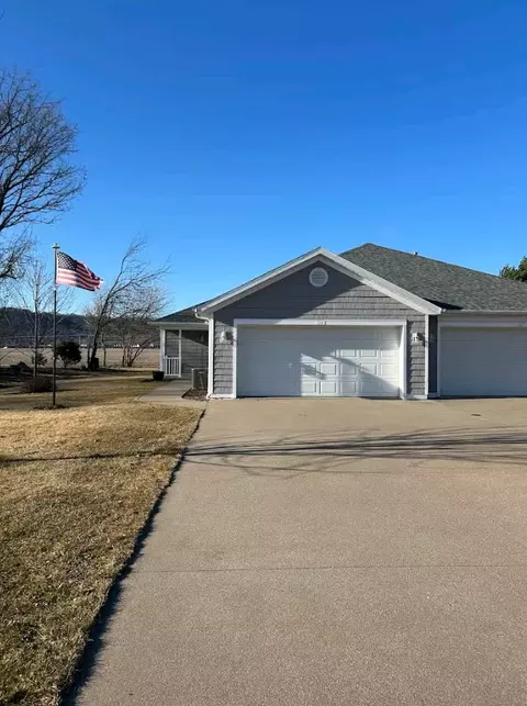 1308 River Dr S, Wabasha, MN 55981