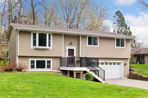 6261 Deerwood Dr, Mound, MN 55364