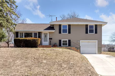 8813 James Ave S, Bloomington, MN 55431