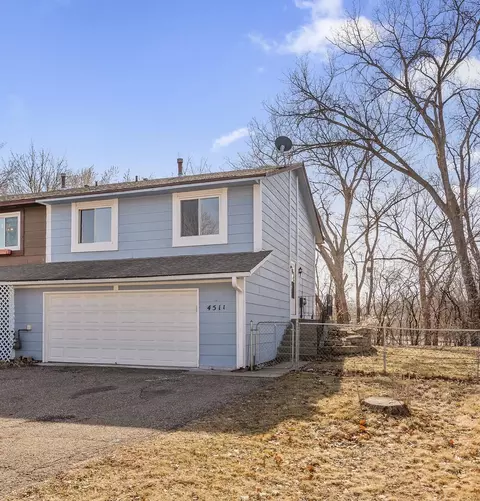 4511 Scott Trl, Eagan, MN 55122