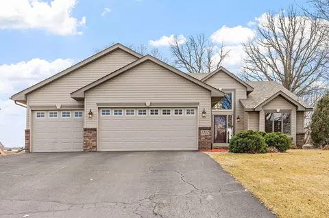1252 Irvine Dr, Hanover, MN 55341