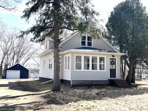 225 Pleasant Ave NE, Cokato, MN 55321