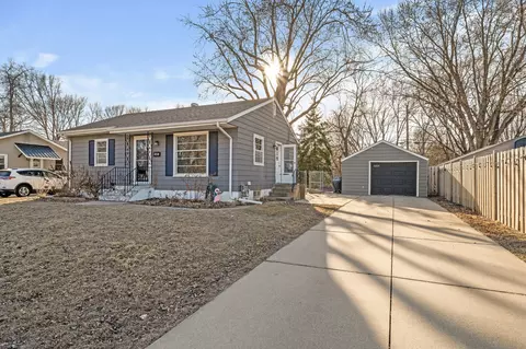 5325 Louisiana Ave N, Crystal, MN 55428