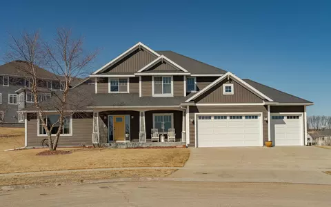 3098 Silver Park Ln NE, Rochester, MN 55906