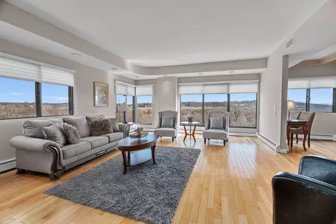 2265 Youngman Ave #409E, Saint Paul, MN 55116