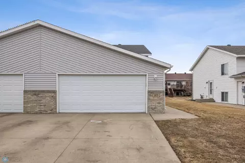 973 41st Ave W, West Fargo, ND 58078