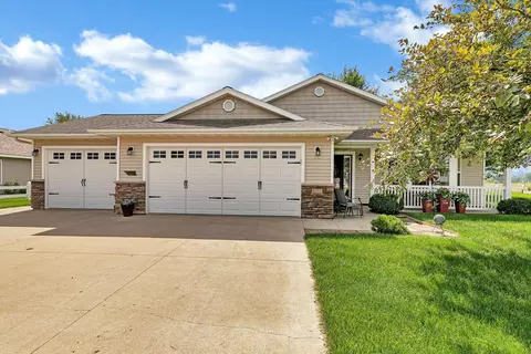 6712 Northwood Ln, Saint Cloud, MN 56303