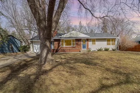 1745 Shryer Ave W, Roseville, MN 55113