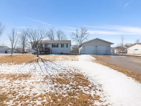102 Viking Pl, Alexandria, MN 56308