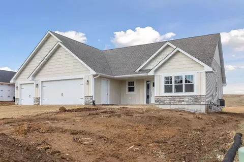 725 163rd St, Hammond, WI 54015