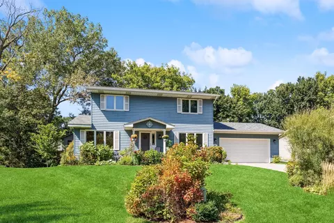 567 Lakewood Dr S, Maplewood, MN 55119
