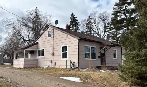 616 NW 9th St, Grand Rapids, MN 55744