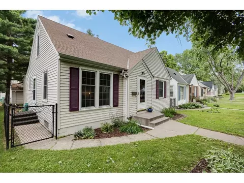 2828 Hampshire Ave S, Saint Louis Park, MN 55426