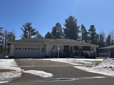 60 Elm Blvd, Babbitt, MN 55706