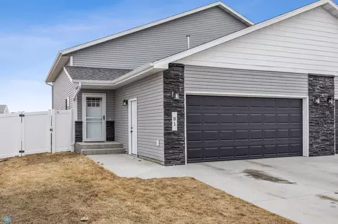 81 Cedar Dr, Mapleton, ND 58059