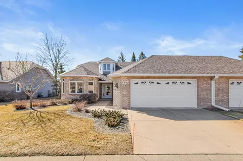 5692 Dunlap Ave N, Shoreview, MN 55126