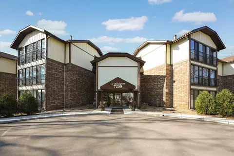 7200 Cahill Rd #304, Edina, MN 55439