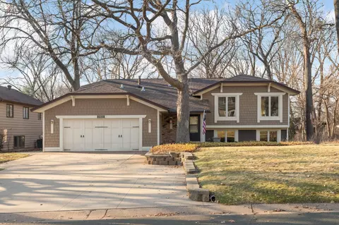 1421 Kerry Cir NE, Fridley, MN 55432