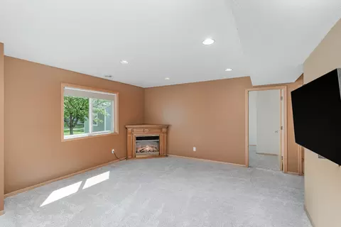 2127 Ormond Dr, Shakopee, MN 55379 photo 24