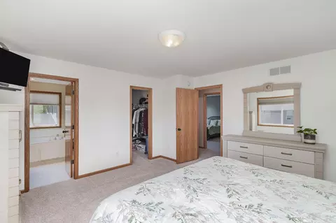 2127 Ormond Dr, Shakopee, MN 55379 photo 14