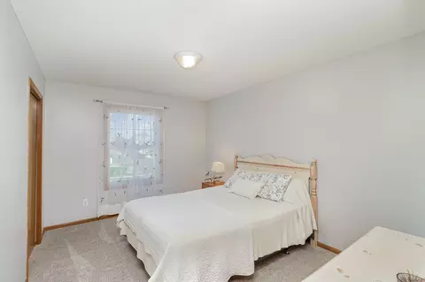 2127 Ormond Dr, Shakopee, MN 55379 photo 17