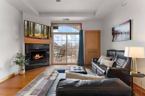 14937 60th St N #305, Stillwater, MN 55082