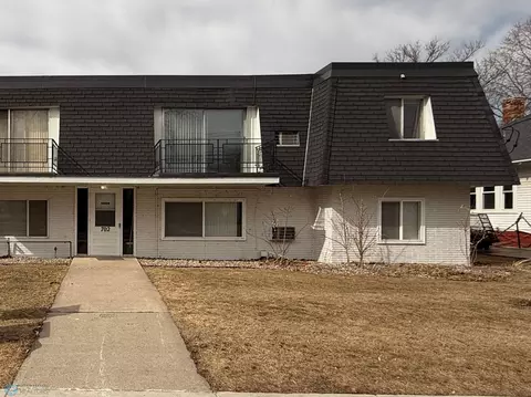 702 Oak St N # D, Fargo, ND 58102