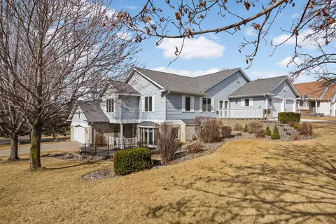 3695 Oxford Dr, Woodbury, MN 55125