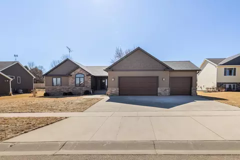 470 12th St NW, Byron, MN 55920