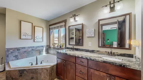 Bath - 470 12th St NW, Byron, MN 55920 photo 3 of 6