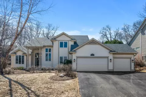 2530 Bridle Creek Trl, Chanhassen, MN 55317