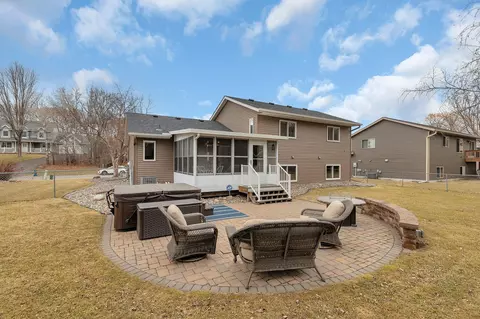 1004 13th St N, Sauk Rapids, MN 56379