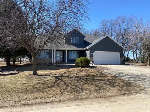 8735 30th St SE, Eyota, MN 55934