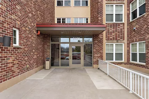 2407 39th Ave NE #209, Saint Anthony, MN 55421