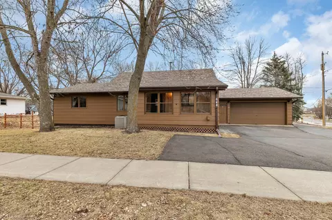 648 1st St S, Sauk Rapids, MN 56379