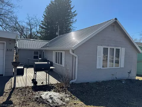 310 E Maple St, Woodville, WI 54028