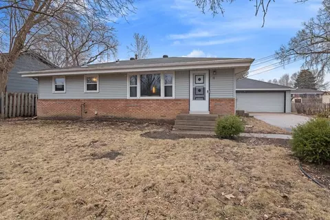 33 63rd Way NE, Fridley, MN 55432