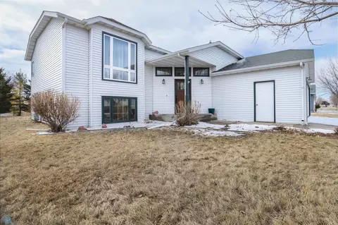 402 4th Ave NW, Dilworth, MN 56529
