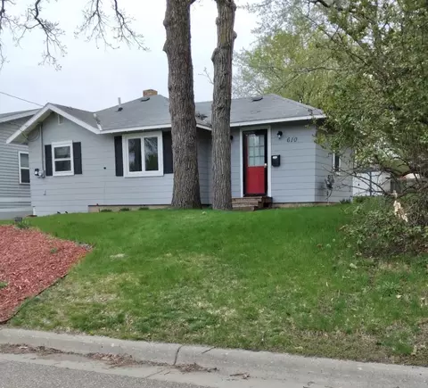 610 Rossman Ave, Detroit Lakes, MN 56501
