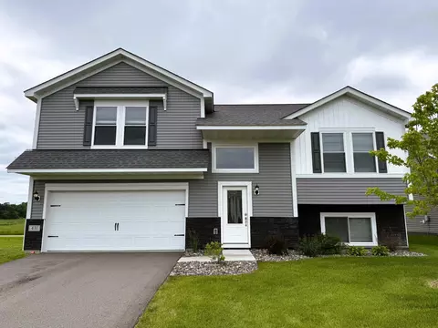 431 Valley Dr W, Annandale, MN 55302