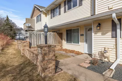 7560 15th Street Ln N, Oakdale, MN 55128