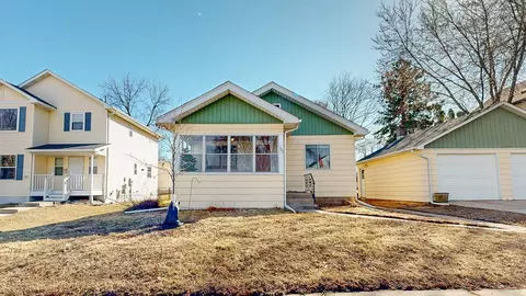 282 Hurley St E, West Saint Paul, MN 55118