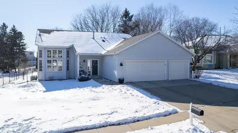5325 Kensington Ln NW, Rochester, MN 55901