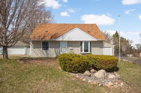 2312 W 84th St, Bloomington, MN 55431