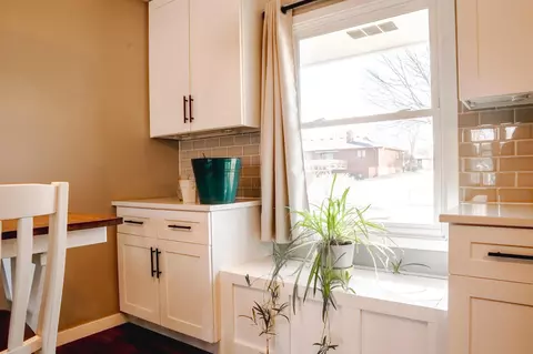 Kitchen - 1425 Mitchell Dr, Faribault, MN 55021 photo 3 of 3