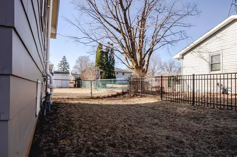 Exterior - 1425 Mitchell Dr, Faribault, MN 55021 photo 7 of 8
