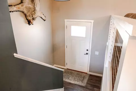 Entry Way - 1425 Mitchell Dr, Faribault, MN 55021 photo 2 of 5