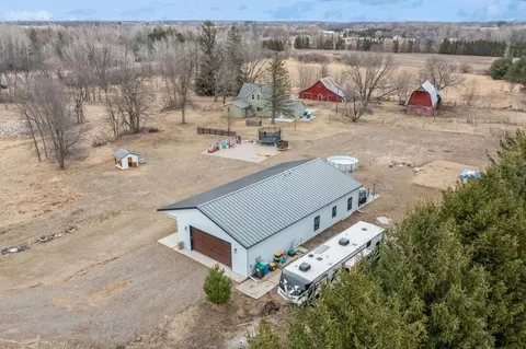 33661 Vickers St NE, Cambridge, MN 55008