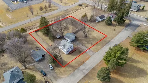 26 E Chestnut St, Morristown, MN 55052