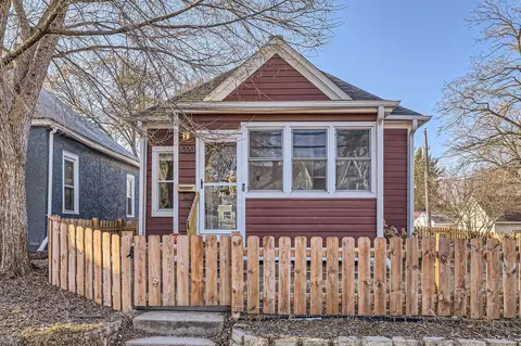 1020 29th Ave NE, Minneapolis, MN 55418